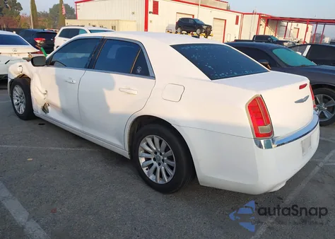 2012 Chrysler 300 из США, поврежденный, VIN 2C3CCAAG2CH261530